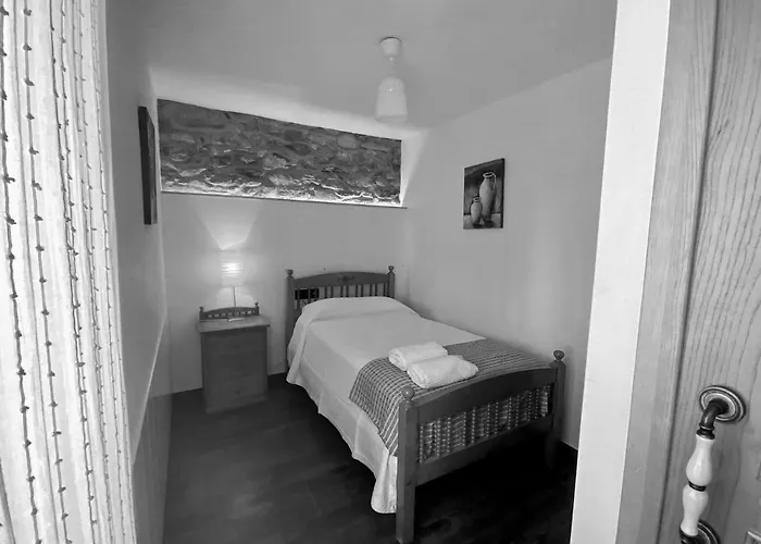 Casa Morgade בית הארחה סאריה